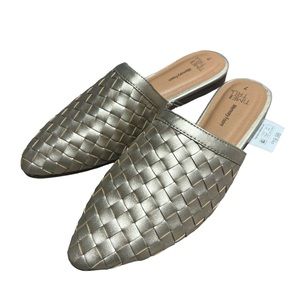 Women’s Time & Tru Woven Gold Mule Size 7